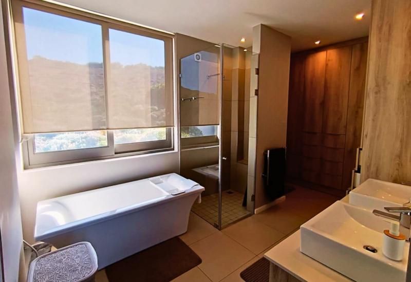 To Let 4 Bedroom Property for Rent in Pinnacle Point Golf Estate Western Cape